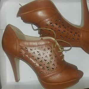 Guess heels